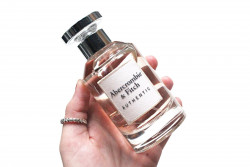 Abercrombie & Fitch Authentic Woman Bayan Parfüm